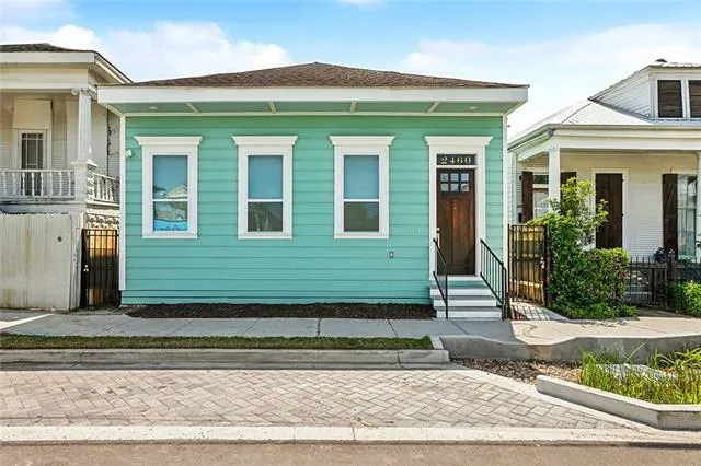 $2,000 | 2460 North Villere Street, New Orleans, LA 70117