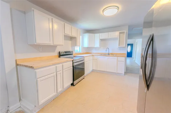 $1,450 | 957 National Drive, Corpus Christi, TX 78416