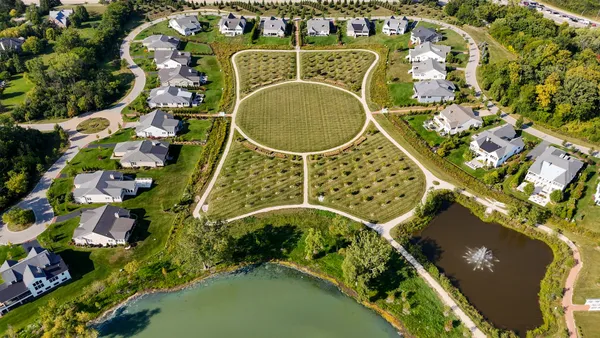 $3,050,000 | 270 Majestic Oak Court, Lake Forest, IL 60045