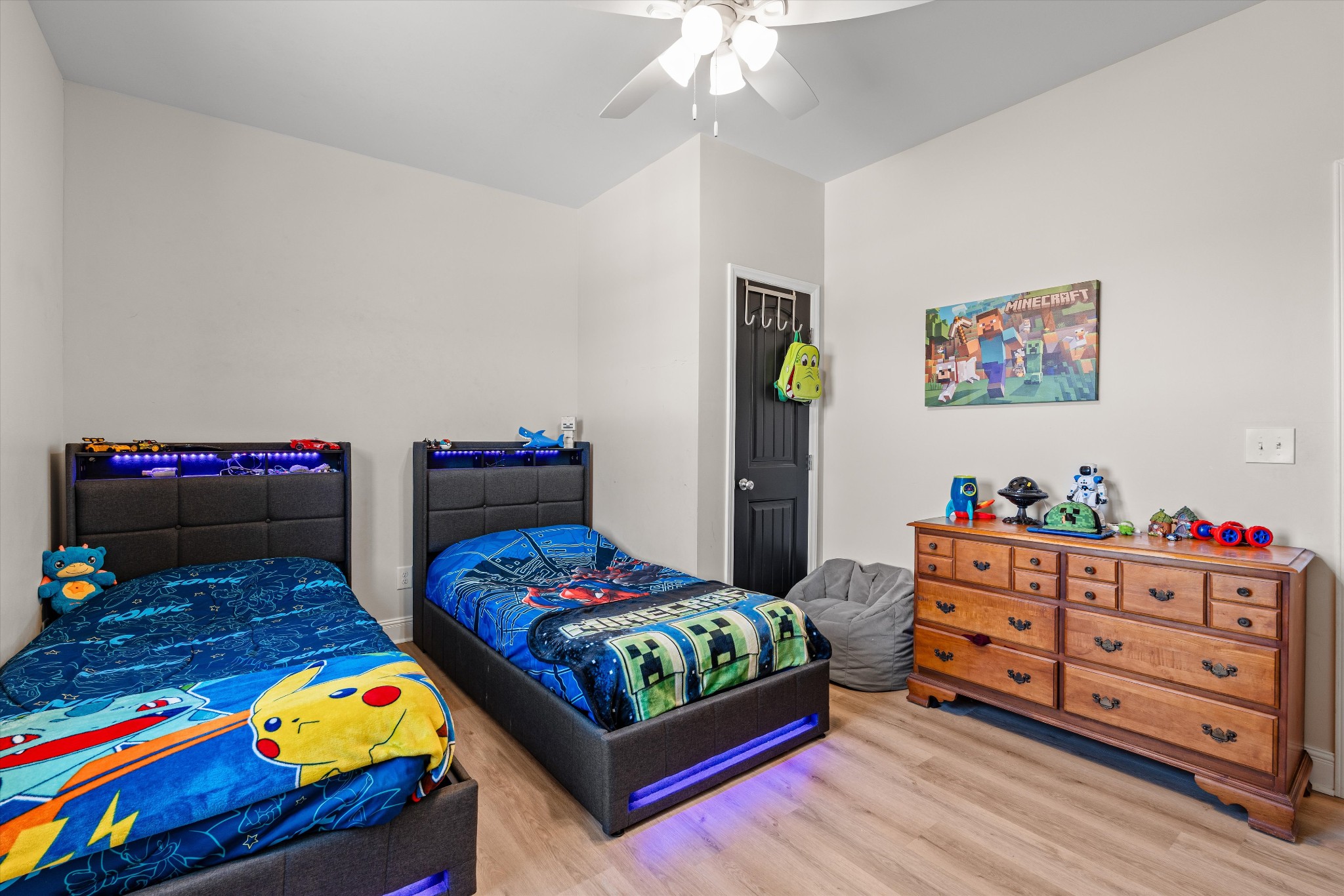 5195 Pleasant View Road Morrison, TN 37357 - Photo 38 of 45 a bedroom with a bed and wooden floor