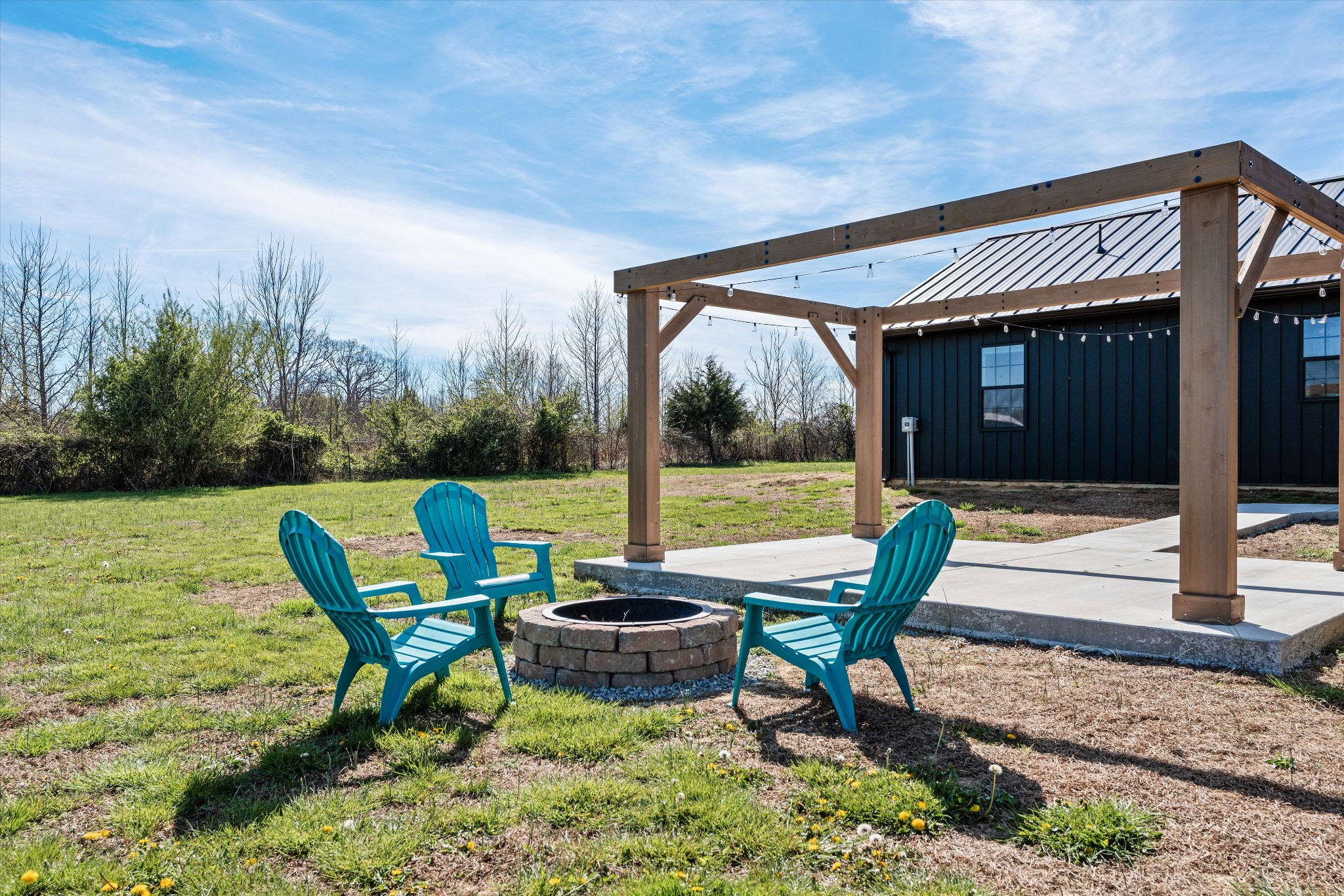 5195 Pleasant View Road Morrison, TN 37357 - Photo 40 of 45 a view of a chairs and table in patio with a yard