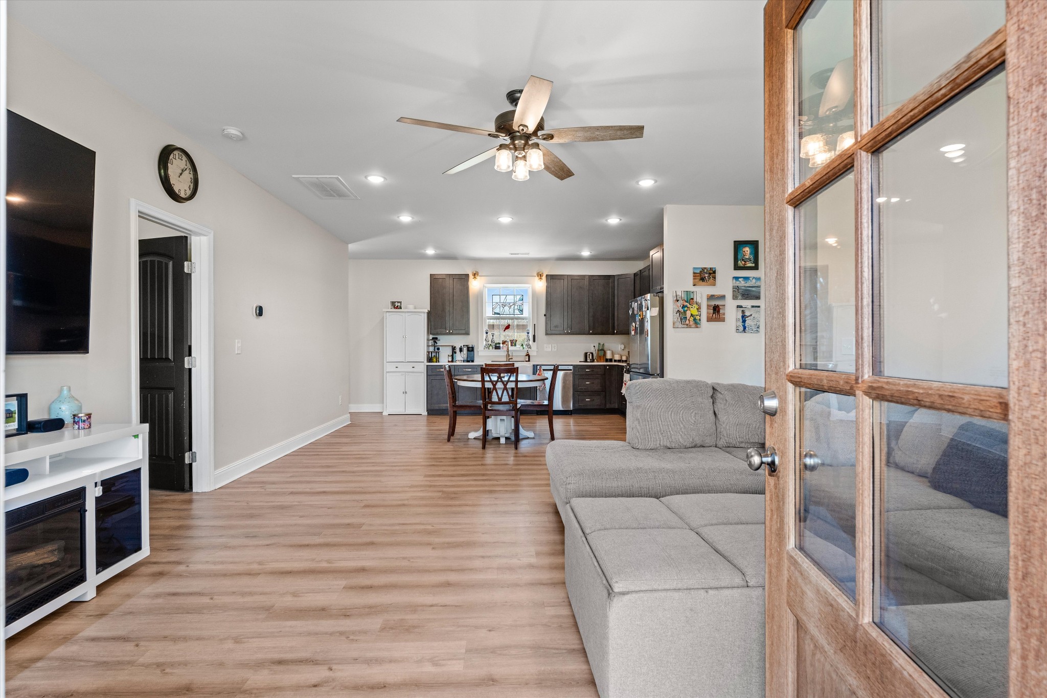 5195 Pleasant View Road Morrison, TN 37357 - Photo 8 of 45 a living room with furniture and kitchen view
