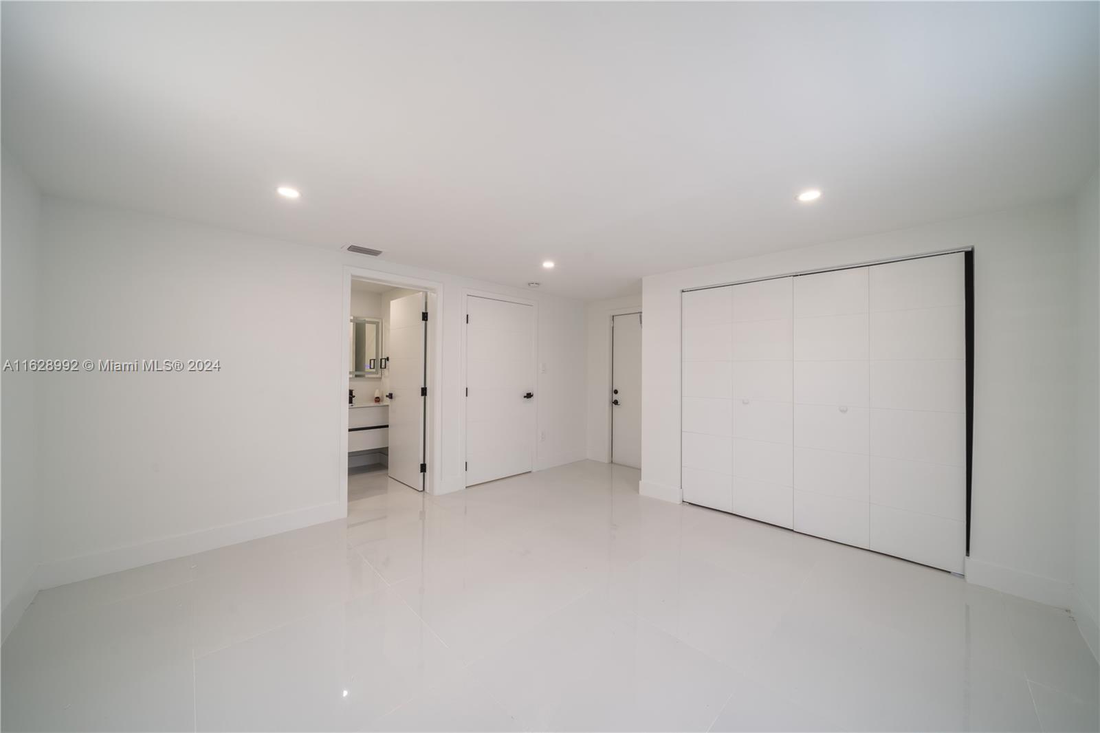 7370 Southwest 37th Street Miami, FL 33155 - Photo 16 of 23