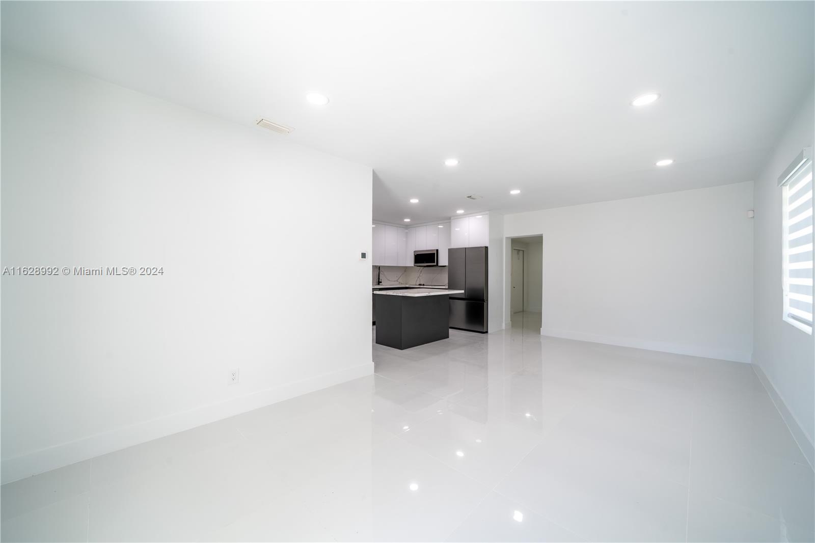 7370 Southwest 37th Street Miami, FL 33155 - Photo 5 of 23