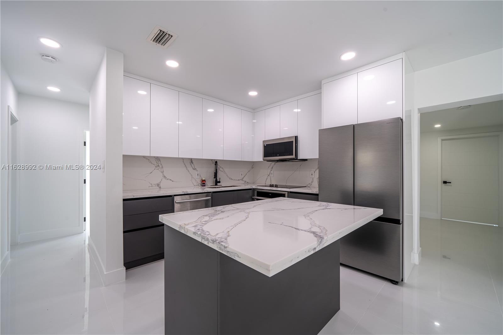 7370 Southwest 37th Street Miami, FL 33155 - Photo 8 of 23