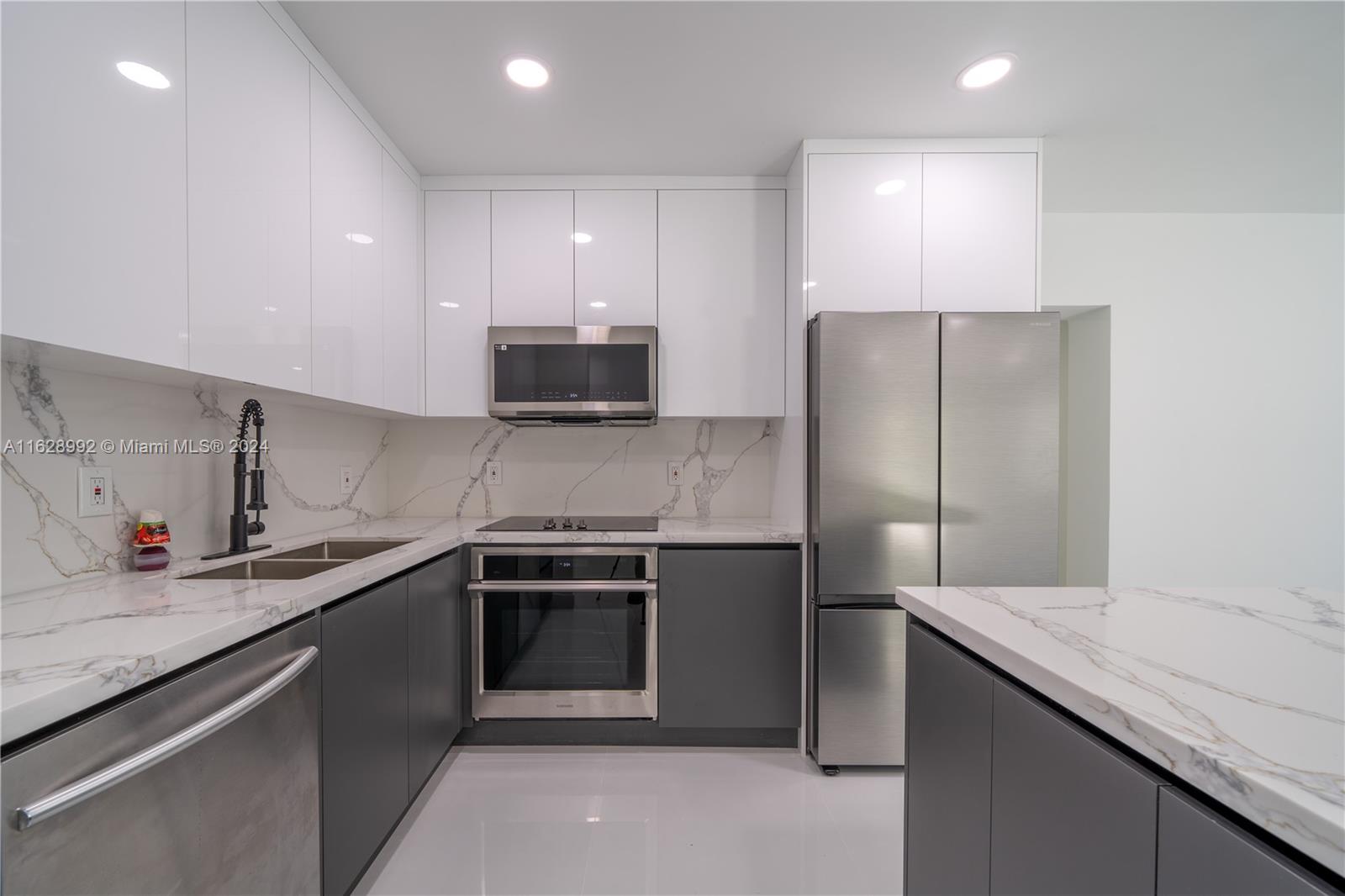 7370 Southwest 37th Street Miami, FL 33155 - Photo 9 of 23