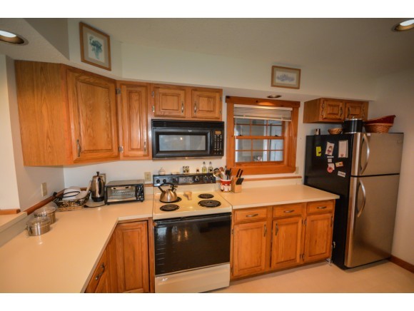 48 B Greenspring Road, Unit B West Dover, VT 05356 - Photo 5 of 20 Gallery Image 5