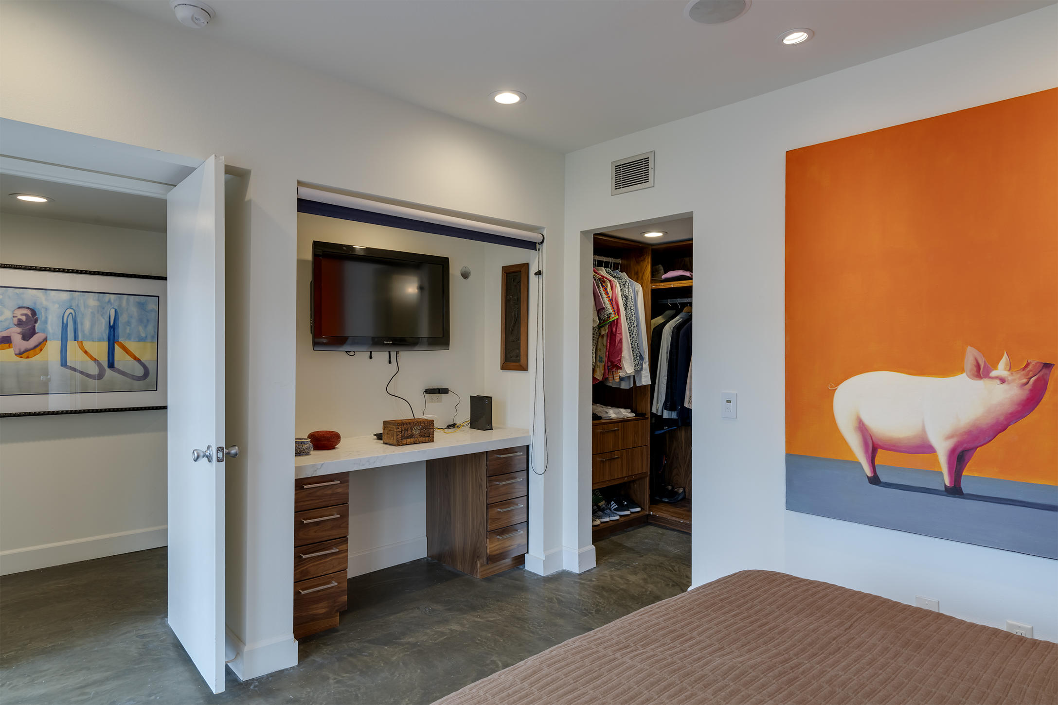 277 East Alejo Road, Unit 101 Palm Springs, CA 92262 - Photo 20 of 30 a view of a bedroom with a workspace