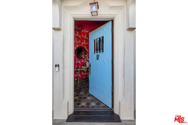 $2,295,000 | 2608 Ivanhoe Drive, Los Angeles, CA 90039