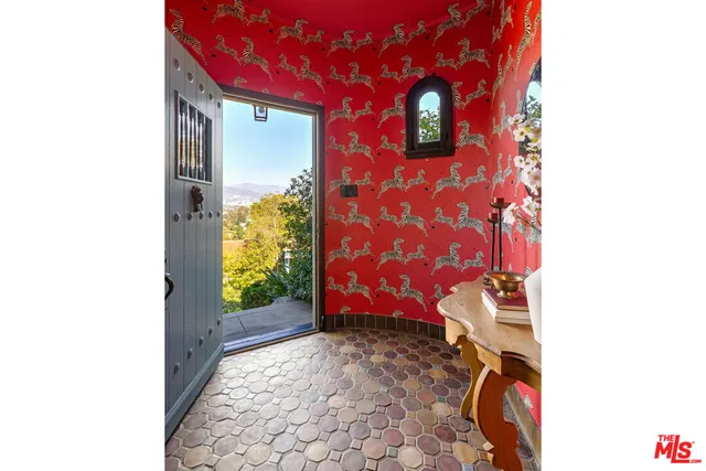 $2,295,000 | 2608 Ivanhoe Drive, Los Angeles, CA 90039