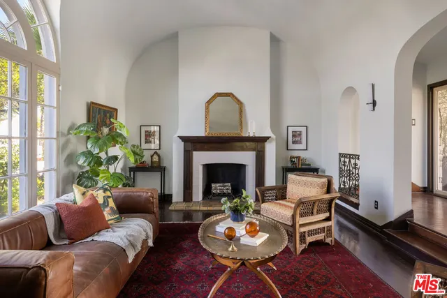 $2,295,000 | 2608 Ivanhoe Drive, Los Angeles, CA 90039