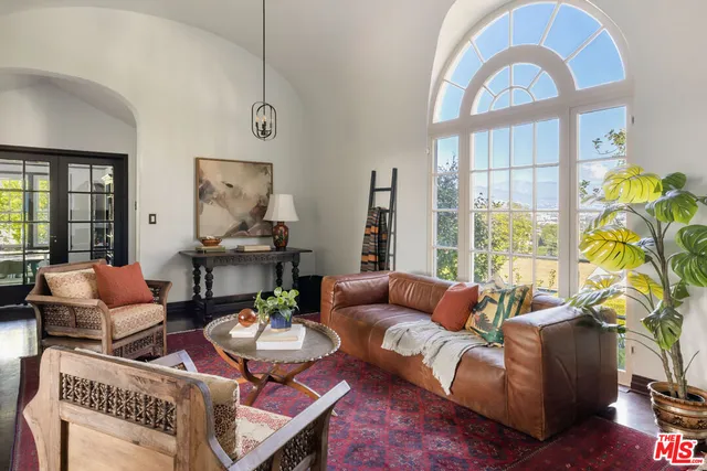 $2,295,000 | 2608 Ivanhoe Drive, Los Angeles, CA 90039