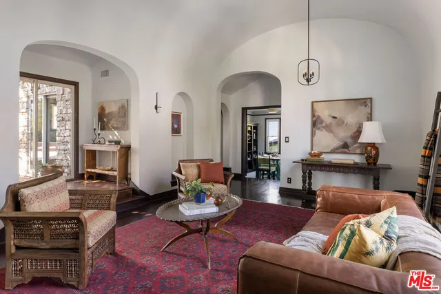 $2,295,000 | 2608 Ivanhoe Drive, Los Angeles, CA 90039