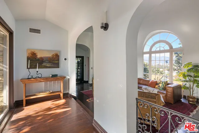 $2,295,000 | 2608 Ivanhoe Drive, Los Angeles, CA 90039
