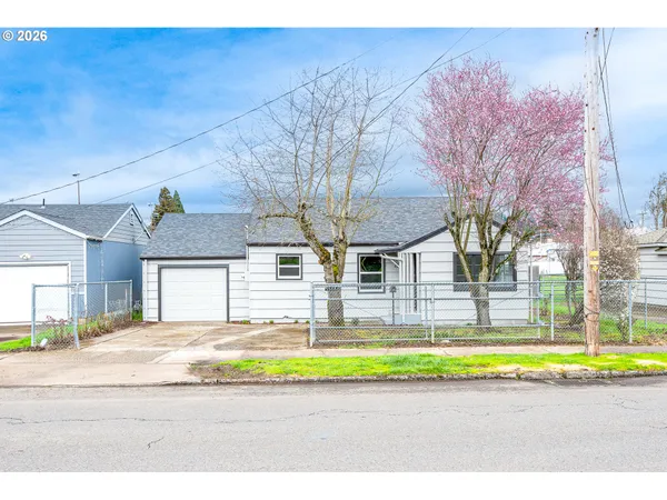 $334,900 | 1305 South Second Street, Lebanon, OR 97355