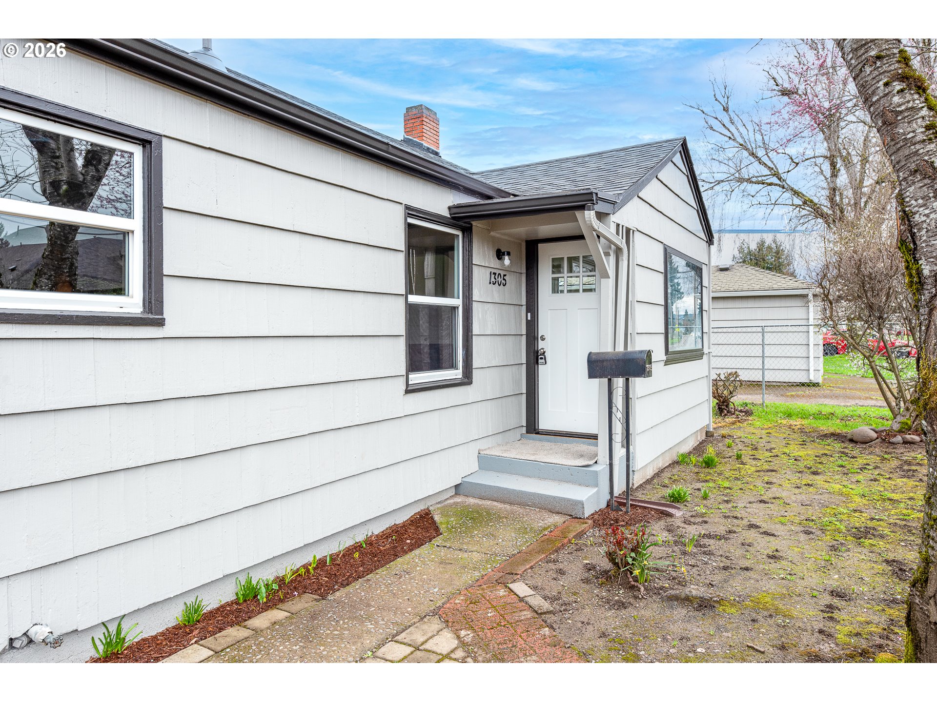 1305 South Second Street Lebanon, OR 97355 - Photo 4 of 39