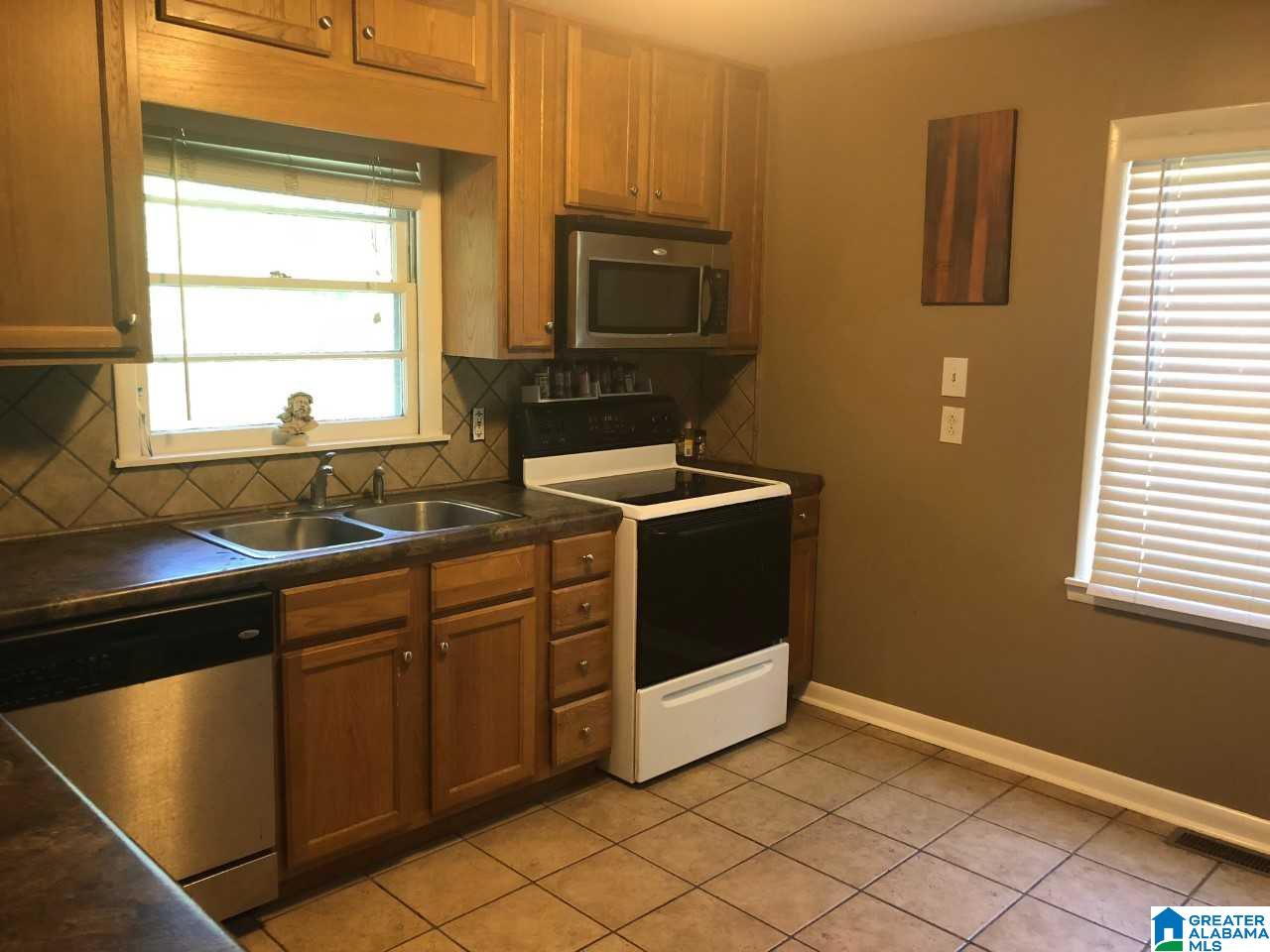 948 Martinwood Road Birmingham, AL 35235 - Photo 4 of 18