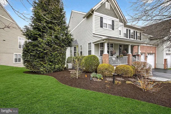 $925,000 | 411 Sergeant Drive, Lambertville, NJ 08530