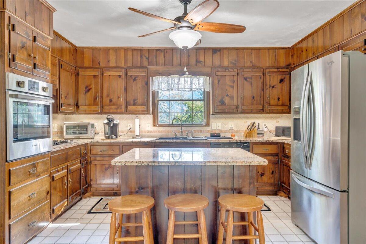 3737 Bore Auger Road Blue Ridge, VA 24064 - Photo 13 of 100 006-MIB09391