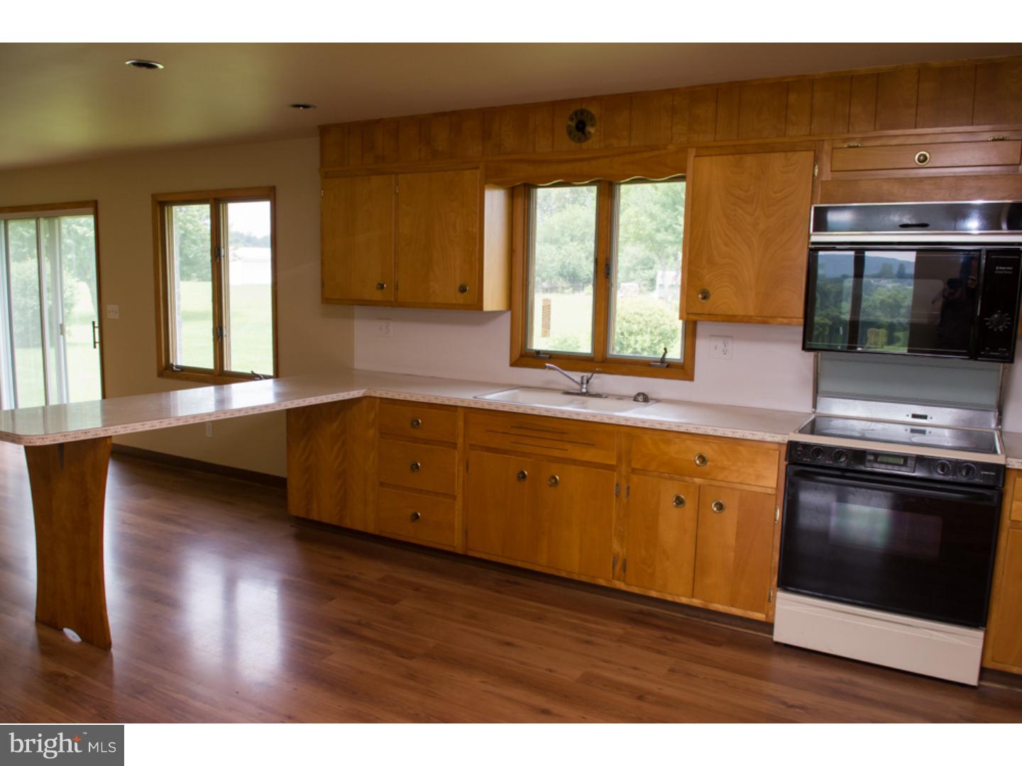 570 Long Lane Road Walnutport, PA 18088 - Photo 8 of 15 Gallery Image 8