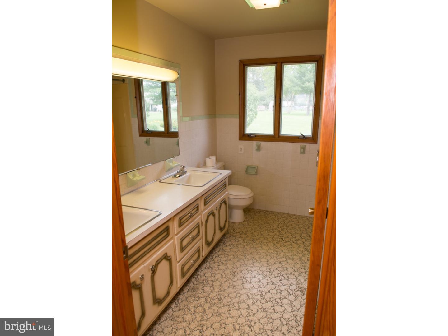 570 Long Lane Road Walnutport, PA 18088 - Photo 9 of 15 Gallery Image 9