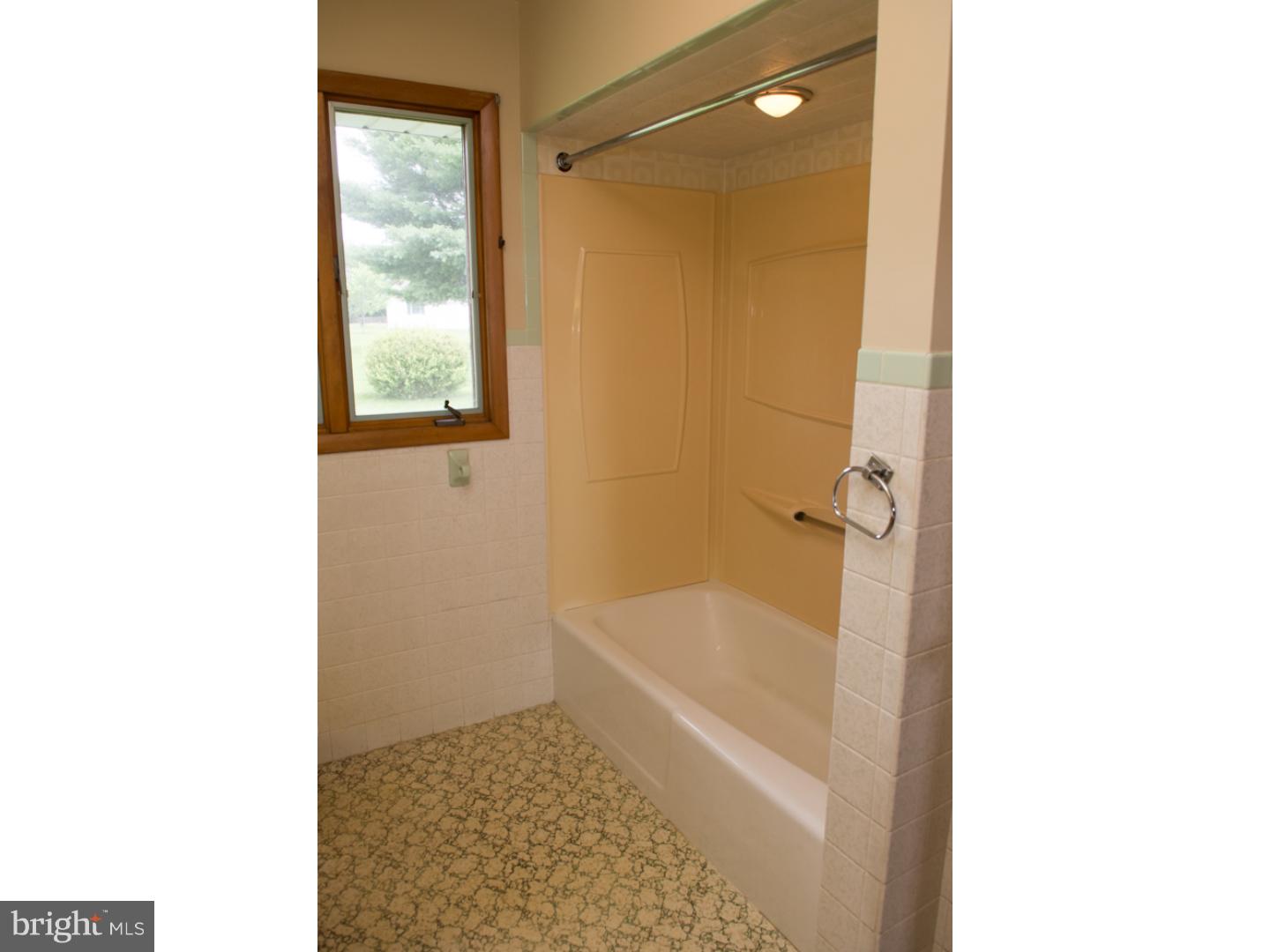 570 Long Lane Road Walnutport, PA 18088 - Photo 10 of 15 Gallery Image 10