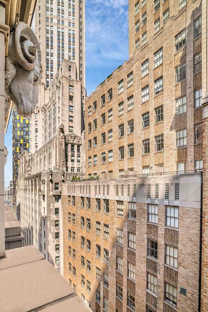 1 Wall Street Court, Unit PH08 Manhattan, NY 10005 - Photo 5 of 11 view of a bathroom