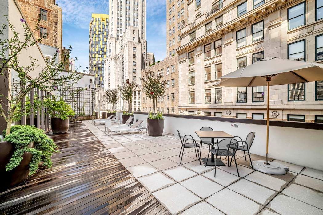 1 Wall Street Court, Unit PH08 Manhattan, NY 10005 - Photo 6 of 11