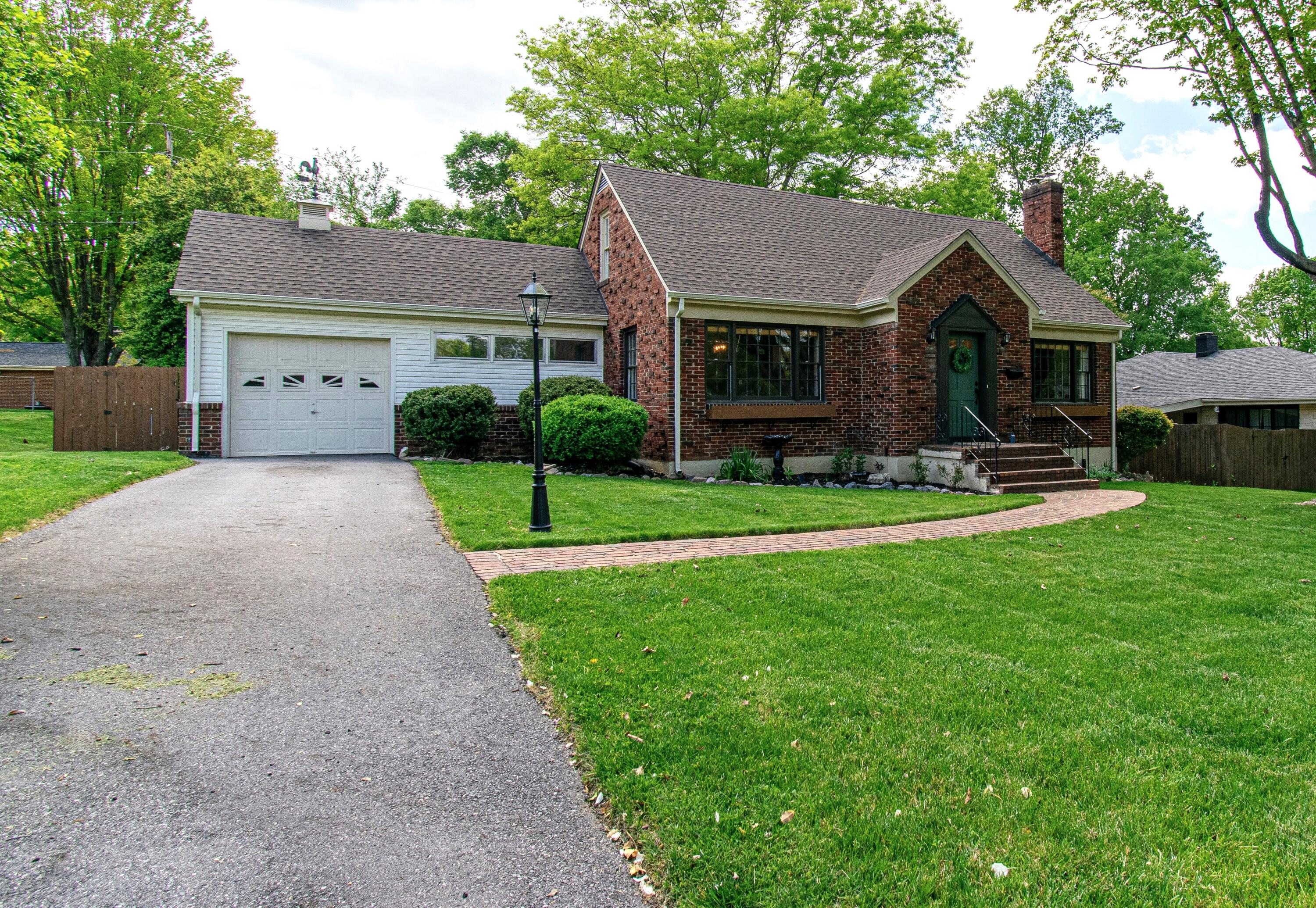 2731 Deerfield Road Southwest Roanoke, VA 24015 - Photo 3 of 47 DSC_0053 (1)