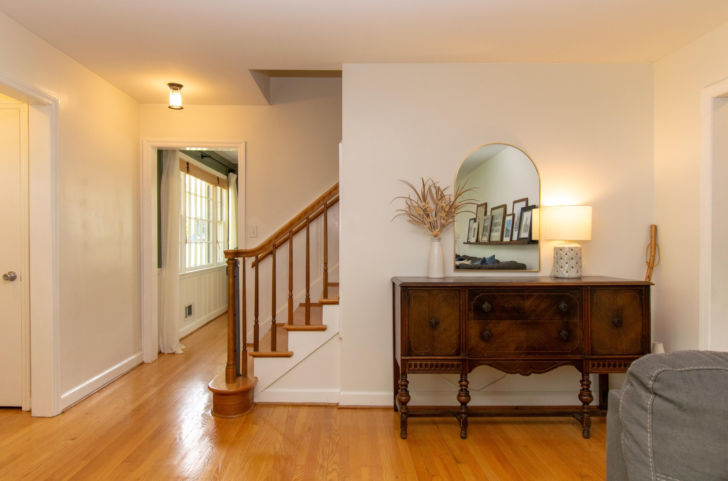 2731 Deerfield Road Southwest Roanoke, VA 24015 - Photo 5 of 47 DSC_0023