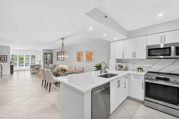 $229,900 | 12540 Majesty Circle, Unit 303, Boynton Beach, FL 33437