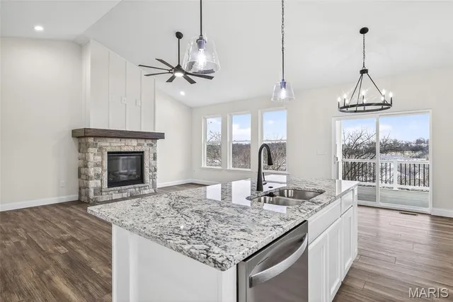 $419,900 | 1700 Scenic Drive, Festus, MO 63028