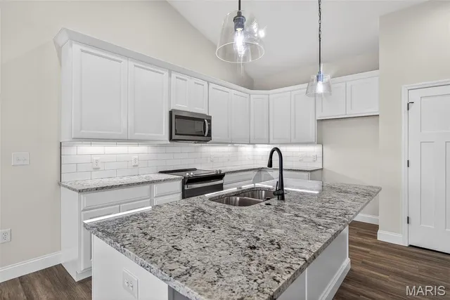 $419,900 | 1700 Scenic Drive, Festus, MO 63028