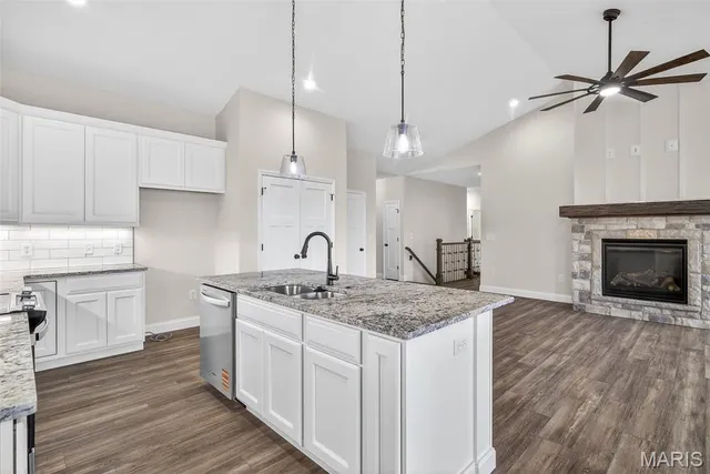 $419,900 | 1700 Scenic Drive, Festus, MO 63028