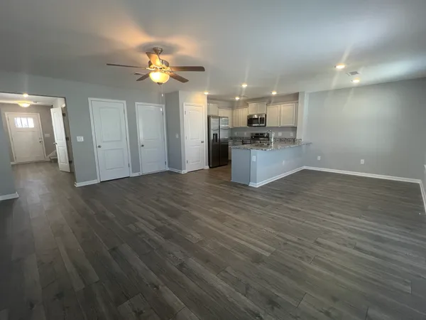 $2,095 | 153 Stonehenge Circle, Manchester, TN 37355