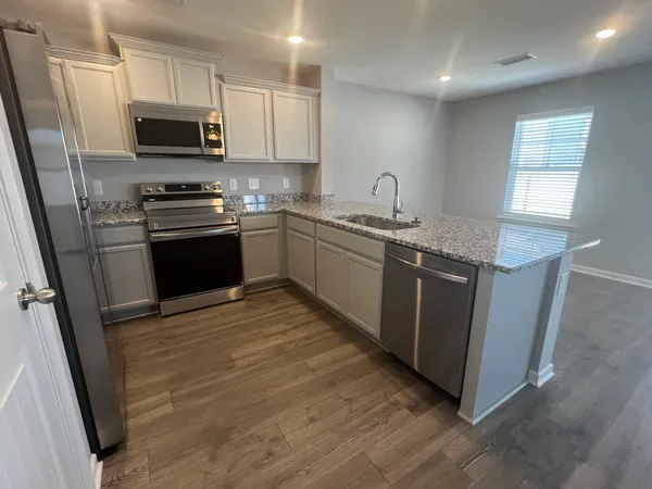 $2,095 | 153 Stonehenge Circle, Manchester, TN 37355