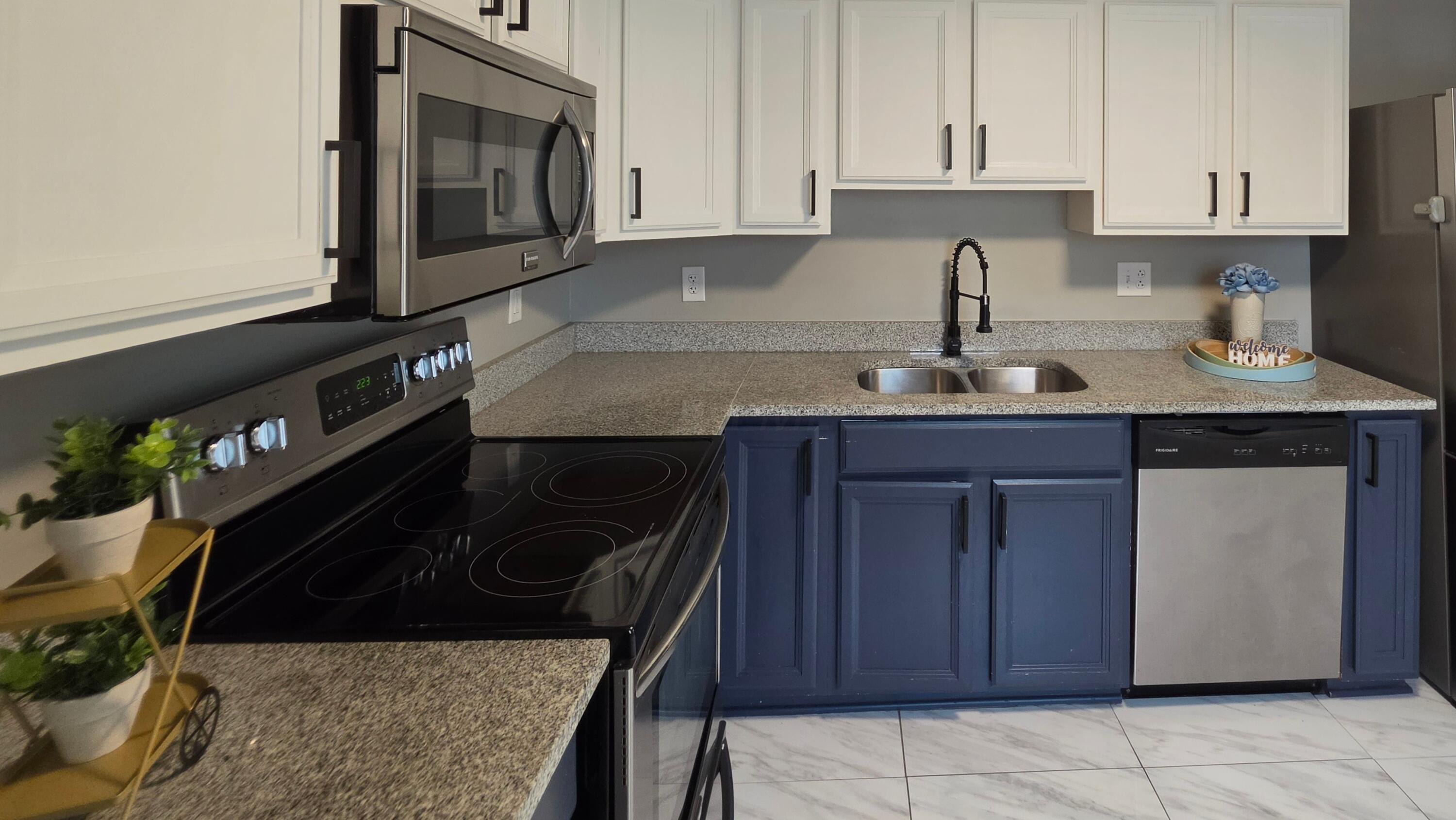 3137 Hillgate Road Columbus, OH 43207 - Photo 11 of 36 Kitchen