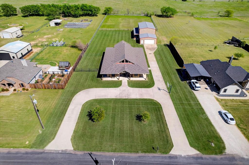 611 Mohawk Street Tioga, TX 76271 - Photo 29 of 37 Front aerial view