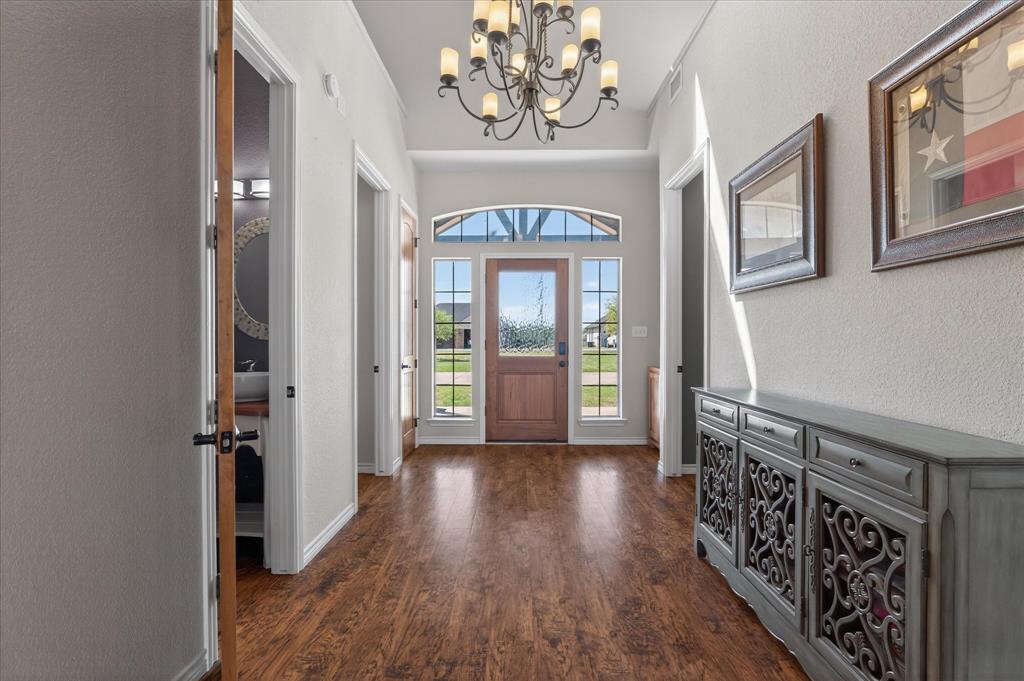 611 Mohawk Street Tioga, TX 76271 - Photo 5 of 37 Front door entry