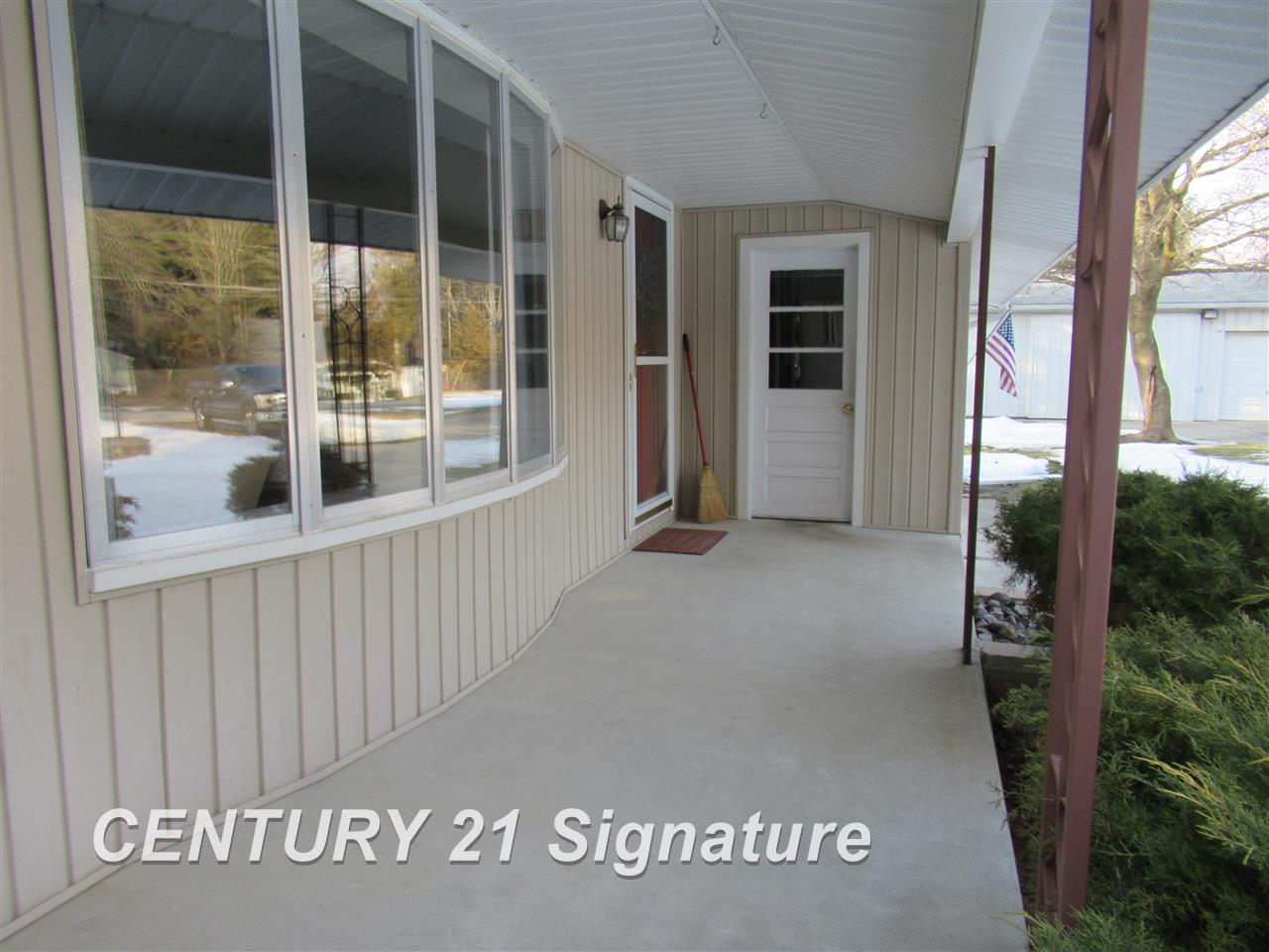 7137 Gillette Road Flushing, MI 48433 - Photo 3 of 47