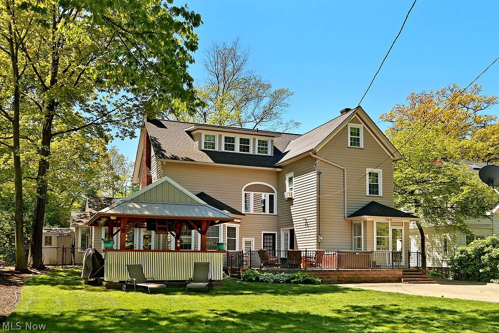 3073 Fairfax Road Cleveland, OH 44118 - Photo 2 of 27
