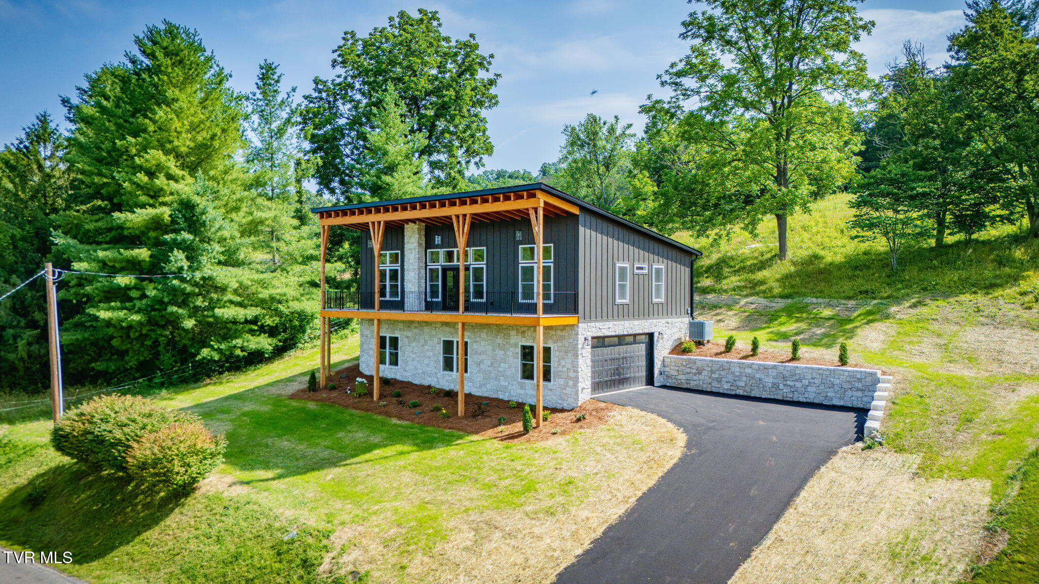 1385 Gap Creek Road Elizabethton, TN 37643 - Photo 4 of 40 103