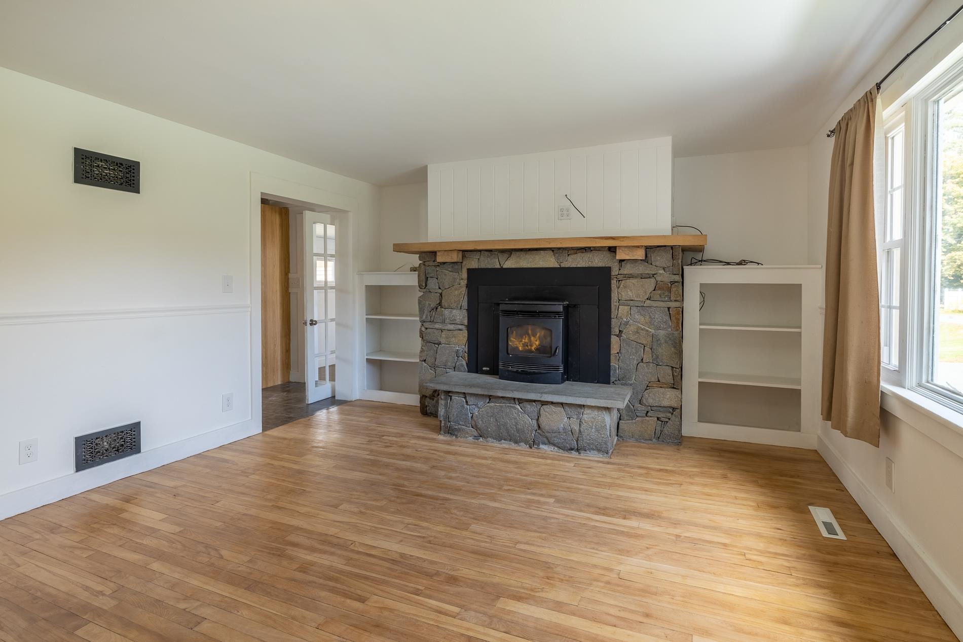 166 Elm Hill Street Springfield, VT 05156 - Photo 5 of 40