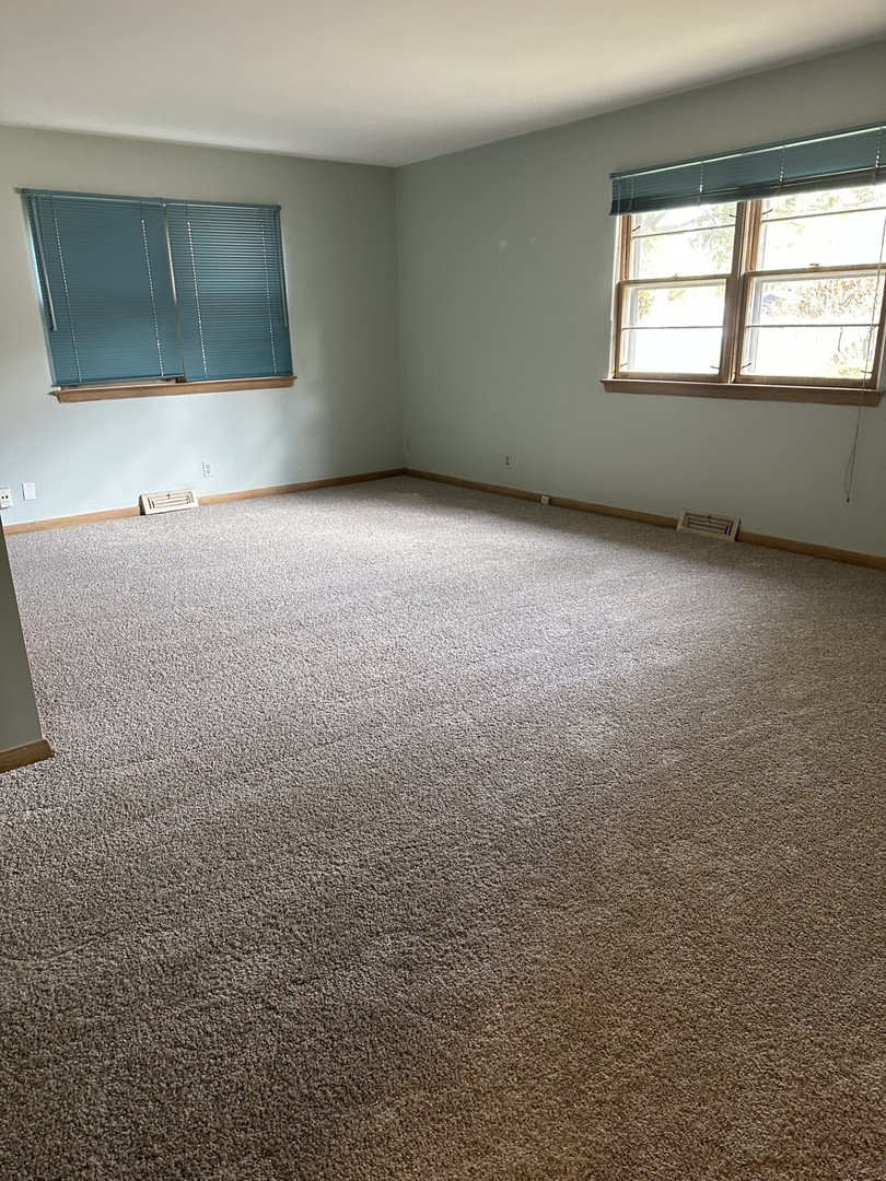 224 Maple Lane Geneva, IL 60134 - Photo 6 of 12