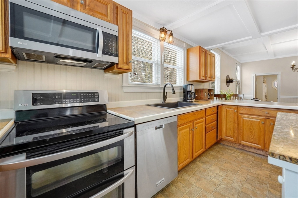 165 Palmer Road Monson, MA 01057 - Photo 3 of 27