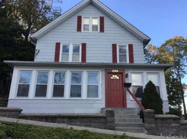 $1,950 | 206 West Broadway, Port Jefferson, NY 11777