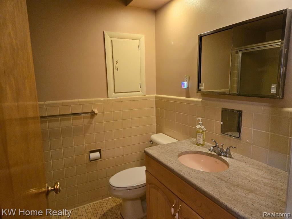 28401 Hawberry Road Farmington Hills, MI 48331 - Photo 22 of 34