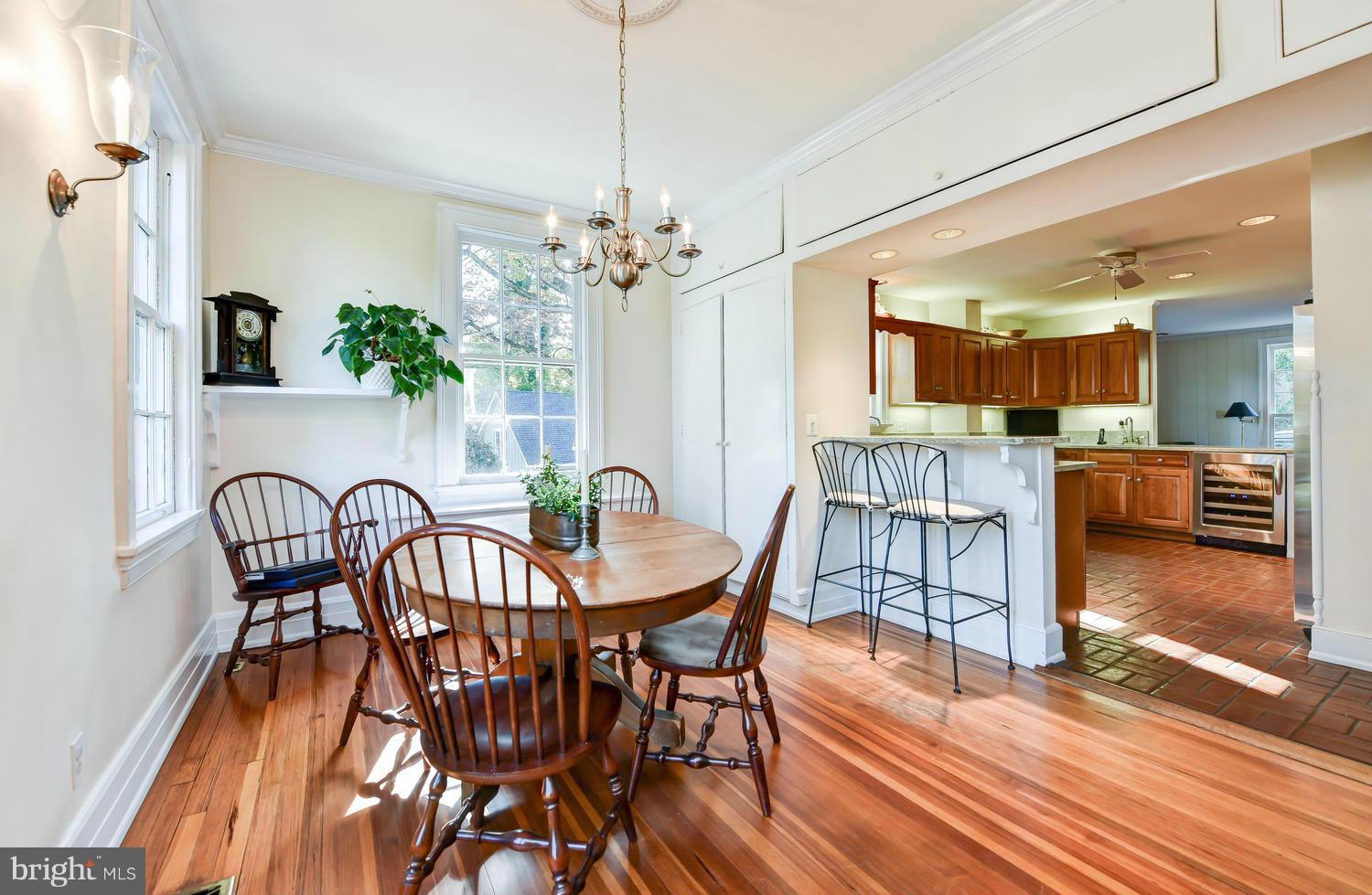 2210 Russell Road Alexandria, VA 22301 - Photo 13 of 30 Kitchen