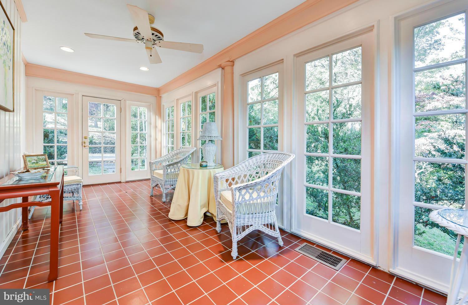 2210 Russell Road Alexandria, VA 22301 - Photo 5 of 30 Sunroom off the living room