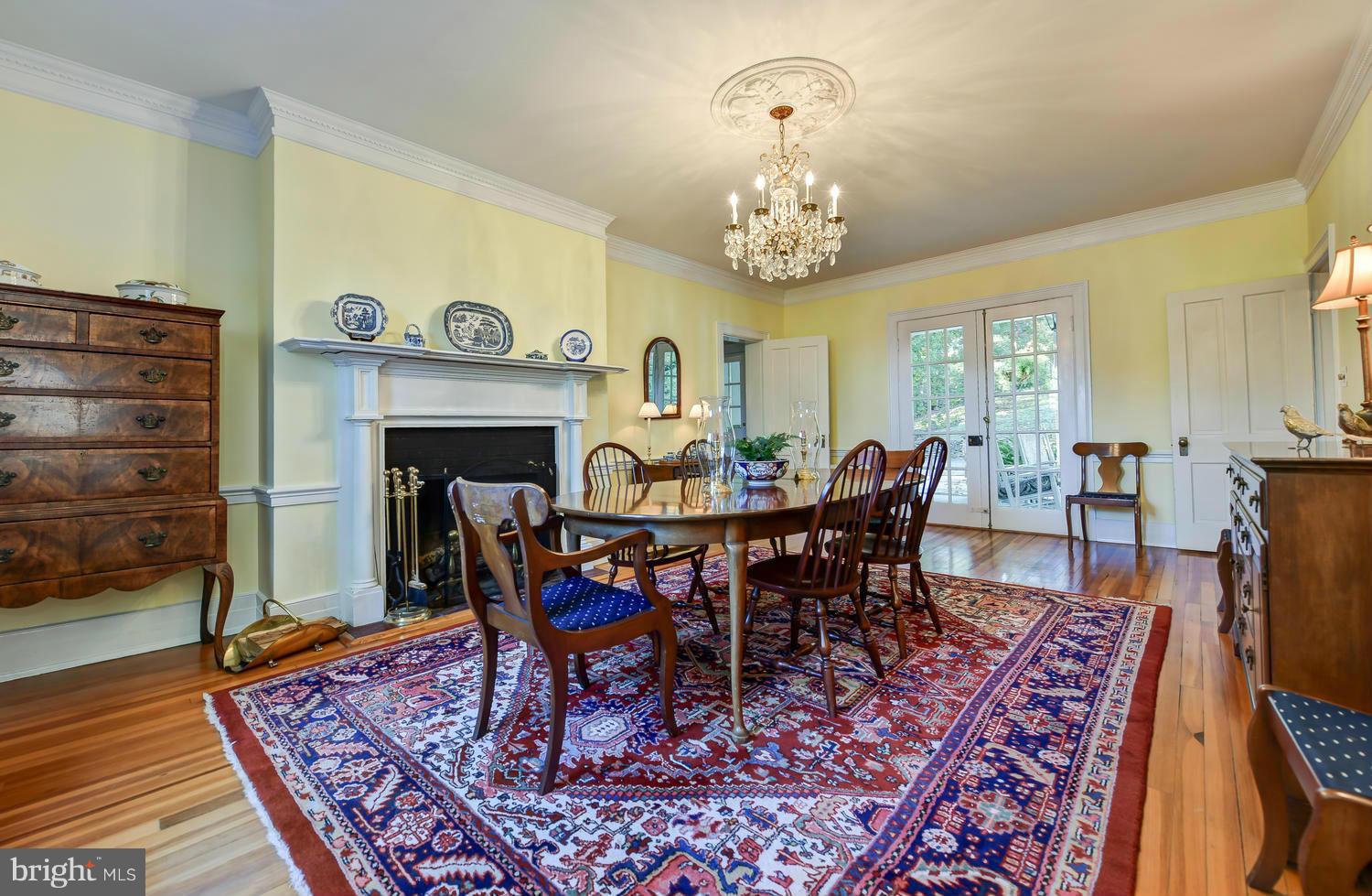 2210 Russell Road Alexandria, VA 22301 - Photo 7 of 30 Dining Room
